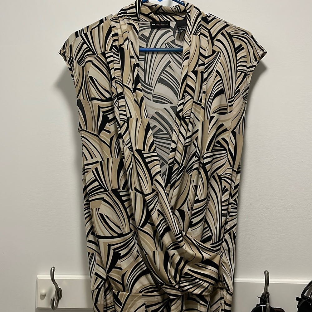 New York & Company Cream and black swirl patterned blouse, deep V